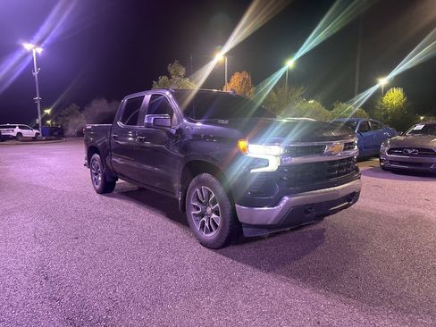 Used 2024 Chevrolet Silverado 1500 LT image 3