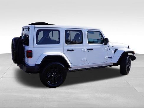 Certified 2025 Jeep Wrangler Unlimited Sahara w/ Safety Group AWD/4WD image 5