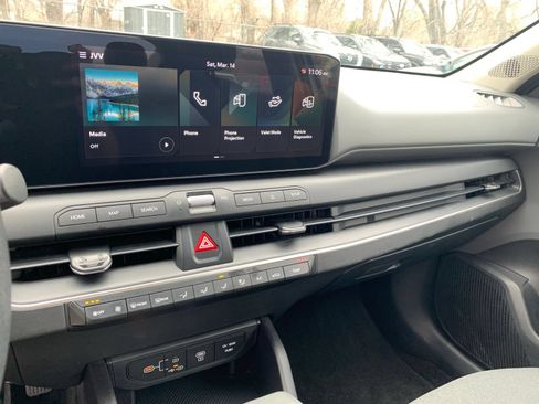 Used 2025 Kia K4 FWD image 17