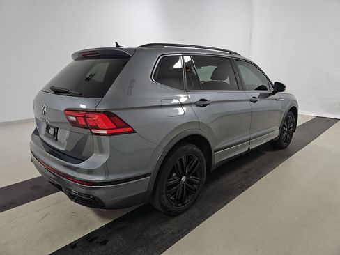 Used 2022 Volkswagen Tiguan SE R-Line FWD image 7