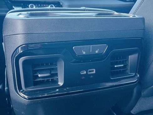 Used 2024 GMC Sierra 2500 AT4 w/ AT4 Premium Plus Package image 19