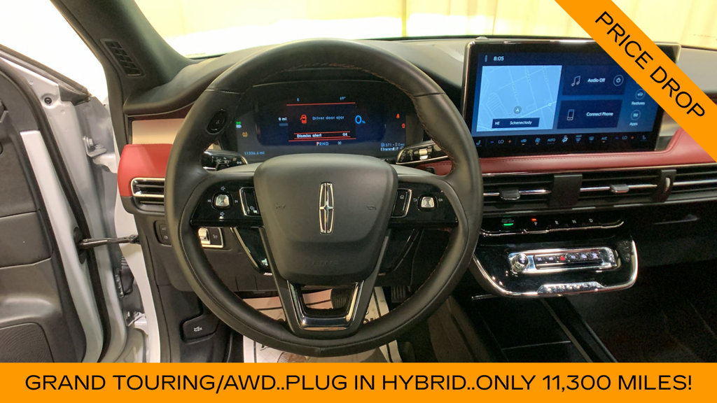 Used 2025 Lincoln Corsair Grand Touring w/ Towing Package AWD/4WD image 31
