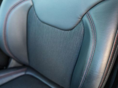 Used 2018 Jeep Cherokee Trailhawk image 28