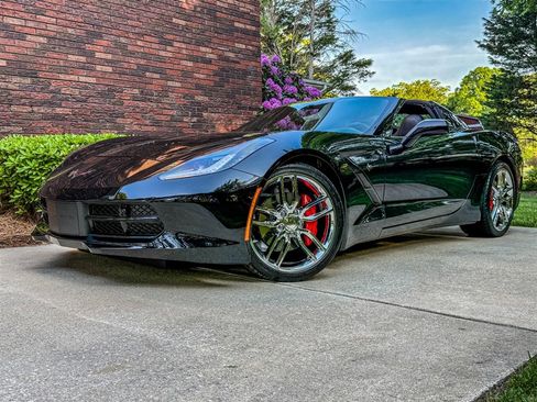 Used 2018 Chevrolet Corvette Stingray Coupe w/ 2LT Preferred Equipment Group image 8
