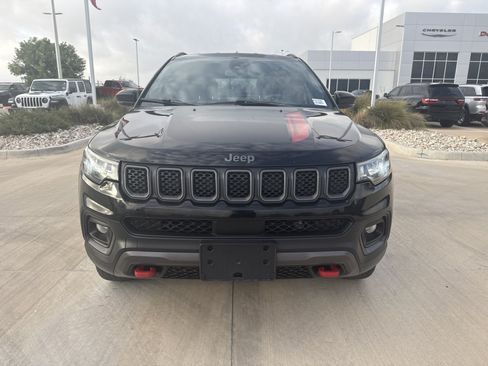 Used 2023 Jeep Compass Trailhawk AWD/4WD image 11
