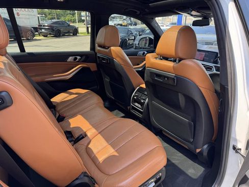 Used 2019 BMW X7 xDrive40i w/ Dynamic Handling Package AWD/4WD image 36