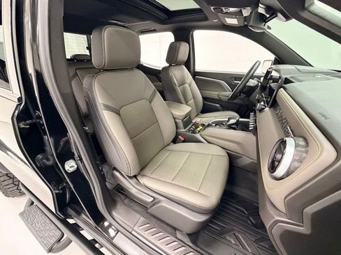 Certified 2025 Chevrolet Colorado ZR2 w/ Midnight Edition image 27