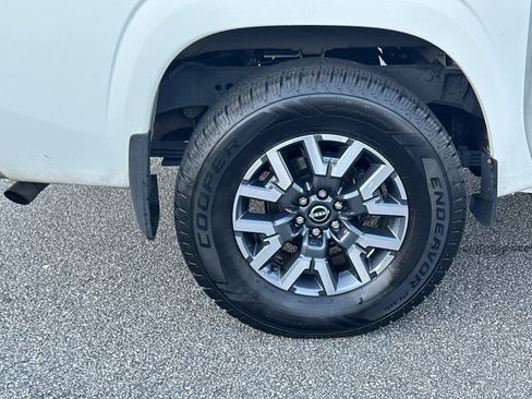 Used 2022 Nissan Frontier SV image 17