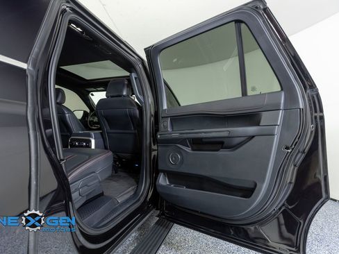 Used 2024 Ford Expedition Max Limited image 32