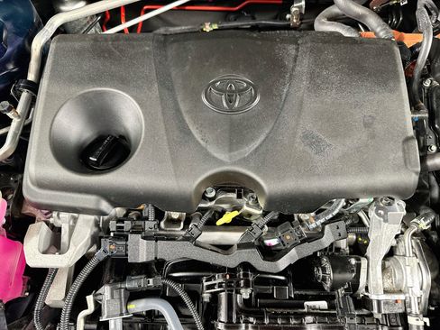 Used 2021 Toyota RAV4 Limited AWD/4WD image 30