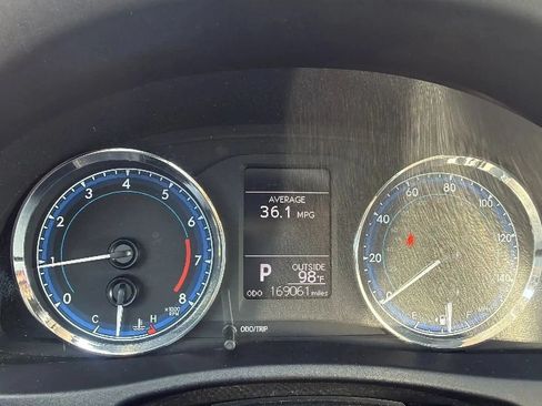 Used 2017 Toyota Corolla LE FWD image 11
