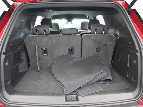 Used 2024 Chevrolet Traverse LT image 38