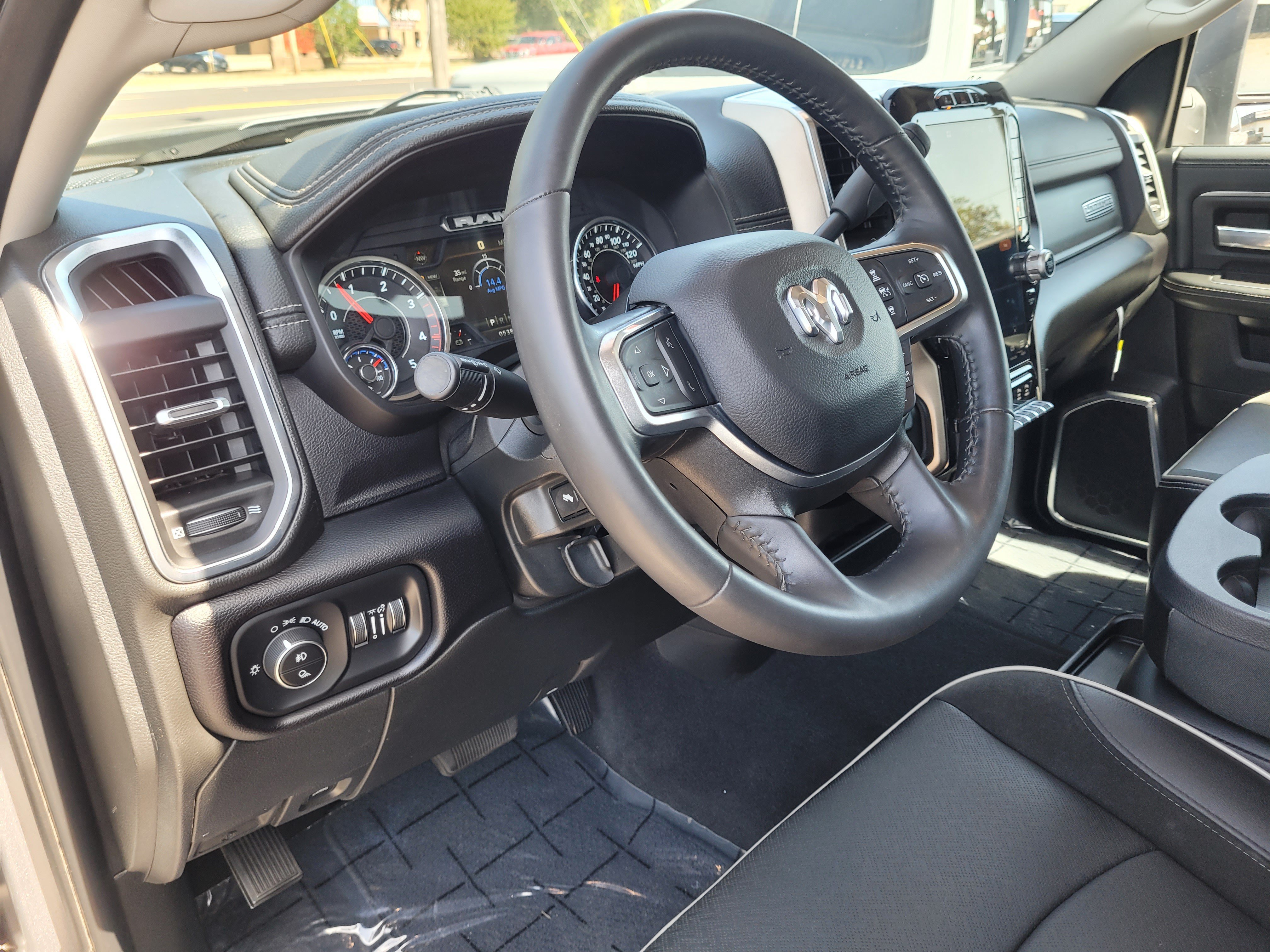 Used 2024 RAM 2500 Laramie w/ Safety Group AWD/4WD image 23