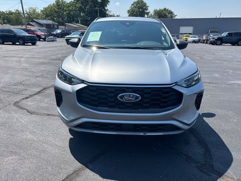 Used 2023 Ford Escape ST-Line AWD/4WD image 2