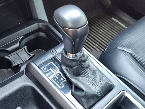 Used 2020 Toyota Tacoma TRD Off-Road w/ TRD Premium Off Road Package AWD/4WD image 19