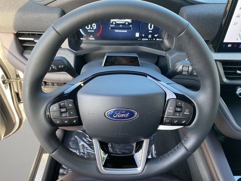New 2026 Ford Explorer Platinum RWD image 25