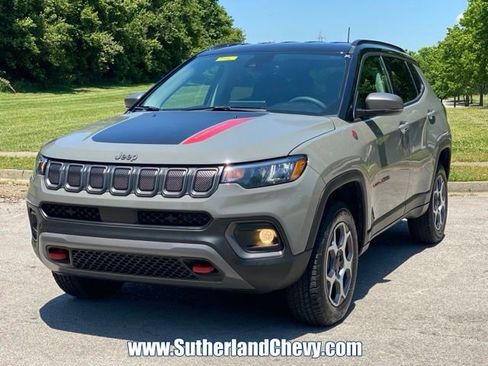 Used 2022 Jeep Compass Trailhawk AWD/4WD image 3