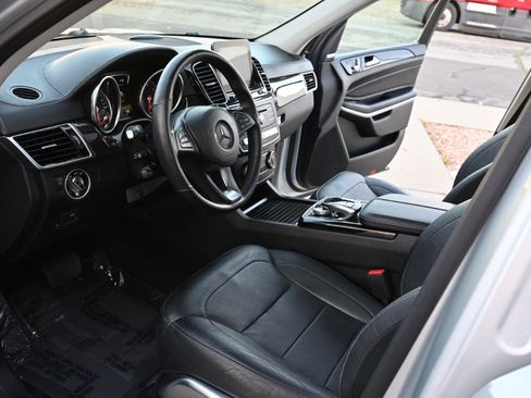 Used 2017 Mercedes-Benz GLS 550 4MATIC image 11