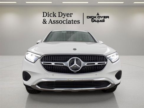 Used 2025 Mercedes-Benz GLC 350e 4MATIC image 10