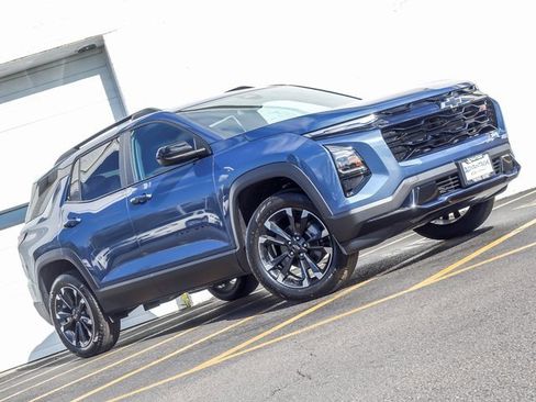 New 2026 Chevrolet Equinox RS w/ LPO, Floor Liner Package image 3