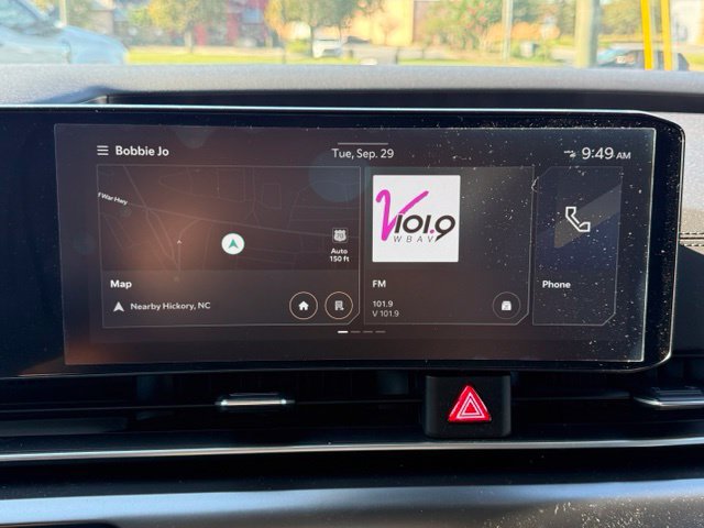 Used 2025 Kia Carnival SX w/ SX Dark Edition Package FWD image 20