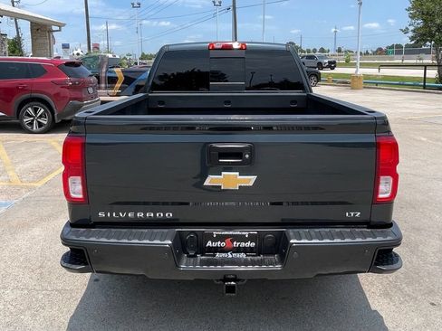 Used 2017 Chevrolet Silverado 1500 LTZ Z71 w/ LTZ Plus Package AWD/4WD image 8