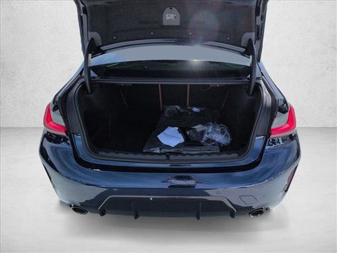 Used 2025 BMW 330i Sedan w/ M Sport Package RWD image 6