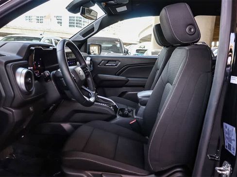 Used 2024 Chevrolet Colorado LT w/ LT Convenience Package image 18