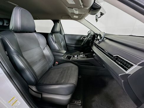 Used 2024 Mitsubishi Outlander SE AWD/4WD image 32