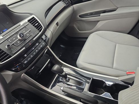 Used 2016 Honda Accord LX image 22