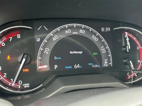 Used 2025 Toyota RAV4 XLE FWD image 29