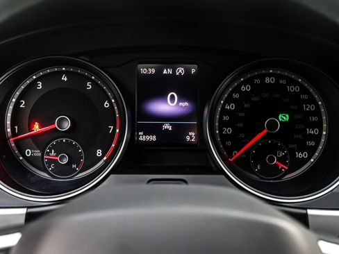 Used 2021 Volkswagen Atlas Cross Sport SE w/ V6 Towing Package image 19