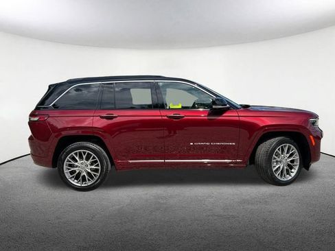 Used 2025 Jeep Grand Cherokee Summit AWD/4WD image 13