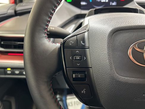Used 2025 Toyota Prius Plug-In Hybrid FWD image 27