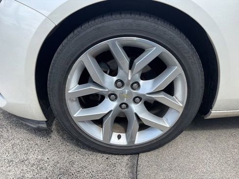 Used 2014 Chevrolet Impala LTZ FWD image 10