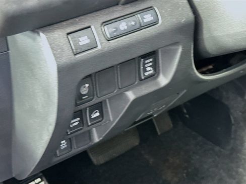 Used 2022 Nissan Frontier SV AWD/4WD image 10
