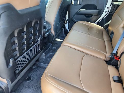 Used 2022 Jeep Wrangler Unlimited Rubicon 4xe w/ Cold Weather Group AWD/4WD image 33