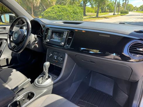 Used 2018 Volkswagen Beetle 2.0T S image 24