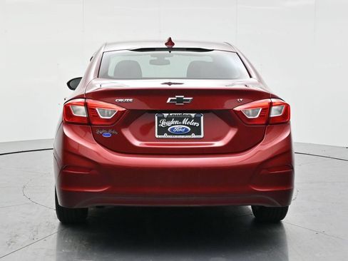 Used 2018 Chevrolet Cruze LT w/ Convenience Package FWD image 6