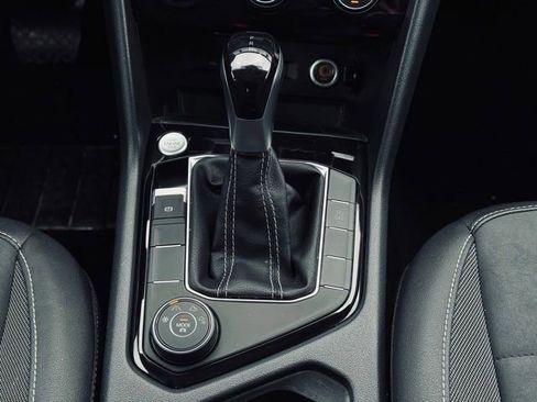 Used 2024 Volkswagen Taos SE w/ Panoramic Sunroof Package image 31