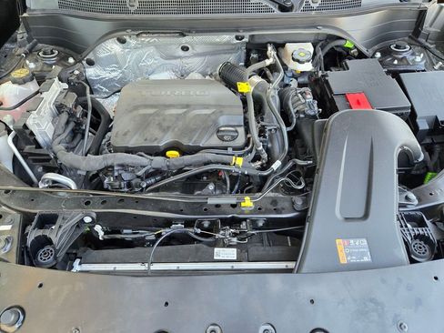 Used 2025 Chevrolet Trax RS w/ Driver Confidence Package image 32