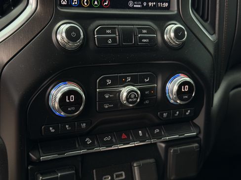 Used 2022 GMC Sierra 1500 AT4 w/ AT4 Preferred Package AWD/4WD image 16