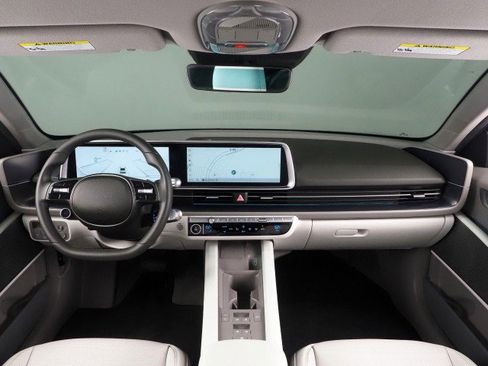 Used 2025 Hyundai Ioniq 6 SEL RWD image 3