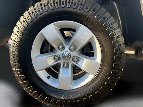 Used 2020 RAM 1500 Classic SLT AWD/4WD image 25