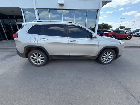 Used 2015 Jeep Cherokee Limited FWD image 5