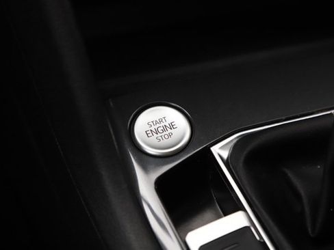 Used 2023 Volkswagen Tiguan SE image 21