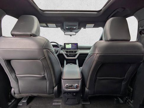 Used 2025 Ford Explorer ST image 20