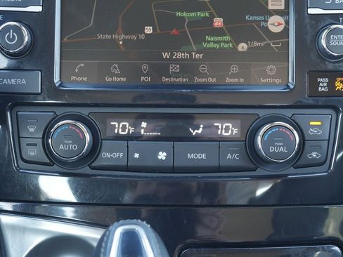 Used 2021 Nissan Maxima 3.5 SV w/ Floor Mat Group FWD image 43