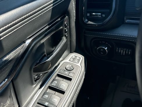 Used 2024 RAM 3500 Limited AWD/4WD image 19