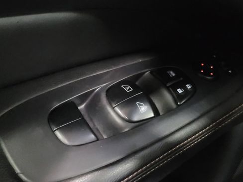 Used 2019 Nissan Pathfinder SL AWD/4WD image 27